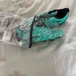 Epimeno Green Soccer Cleats